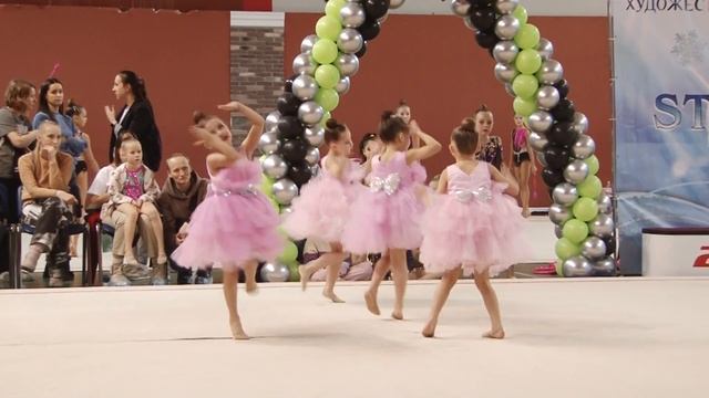 Показательное выступление "Барби" смотреть онлайн