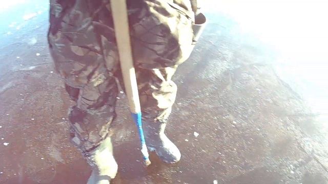 ПЕРВЫЙ ЛЁД 2019! КЛЁВ ПЛОТВЫ и ОКУНЯ на БЕЗМОТЫЛКУ! РЫБАЛКА с ДРУЗЬЯМИ! Ловля на мормышку! смотреть онлайн