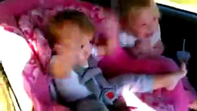 Как разбудить ребёнка в машине смотреть онлайн