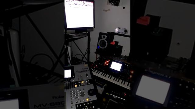 MV8800 BEAT BY CFEL смотреть онлайн