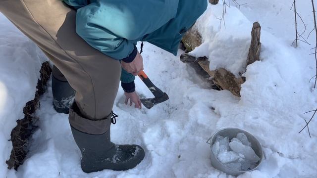 ✅Строим лесной шалаш. Уехали в лес. Ночевка в палатке зимой с печкой. Строим лесной дом. Фундамент. смотреть онлайн