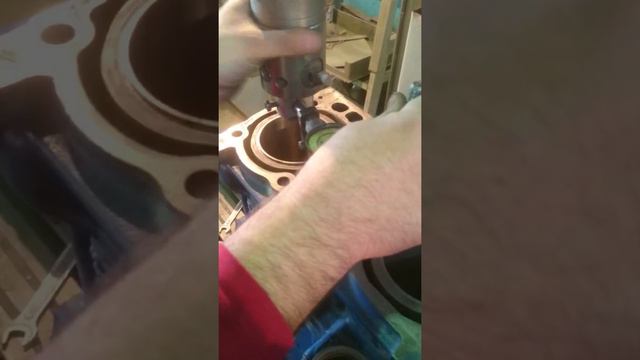 Расточка блоков цилиндра, просто! смотреть онлайн