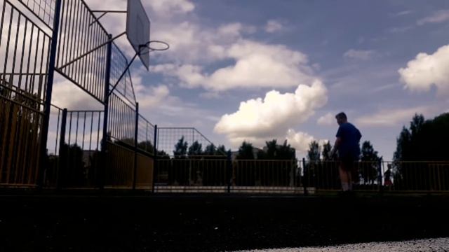 VLOG:Идём к школе играть в баскетбол! смотреть онлайн