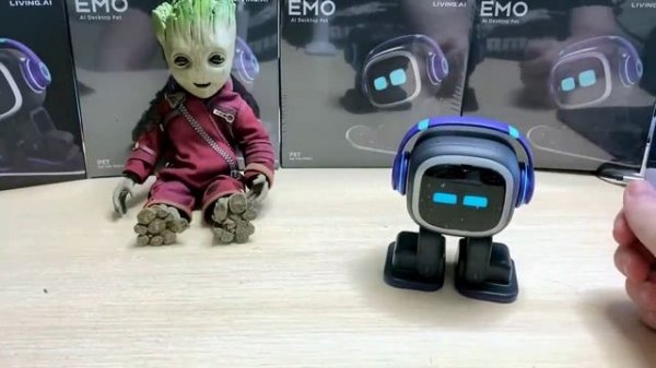 Обзор и распаковка самого умного робота EMO! На что способен искусственный интеллек