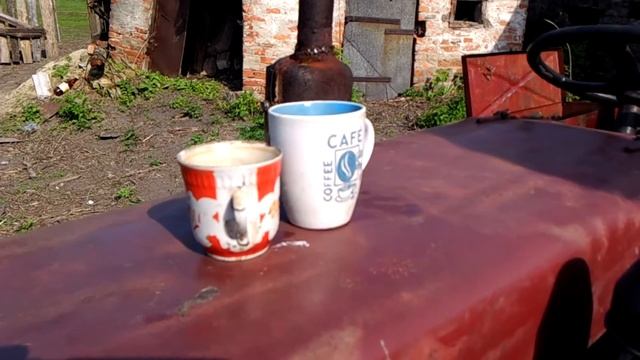 Как размешать кофе без ложки смотреть онлайн