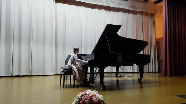 VIII Межд-й конкурс Шостаковича. Лауреат 2 ст.Мищенко Устинья (7 лет).Д.Шостакович "Заводная кукла" смотреть онлайн