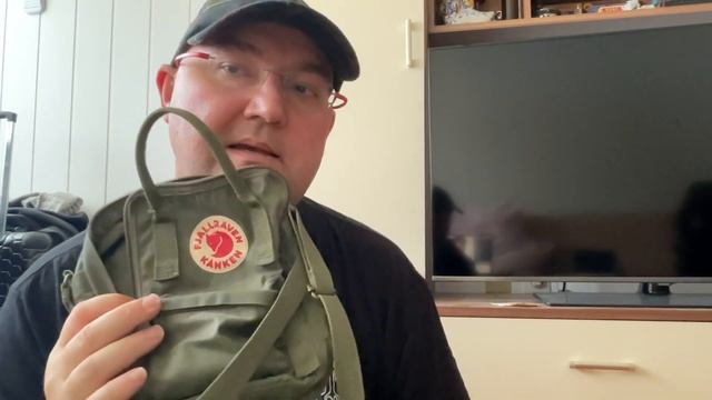 Fjallraven Kanken Sling long term review and what’s in my bag. смотреть онлайн