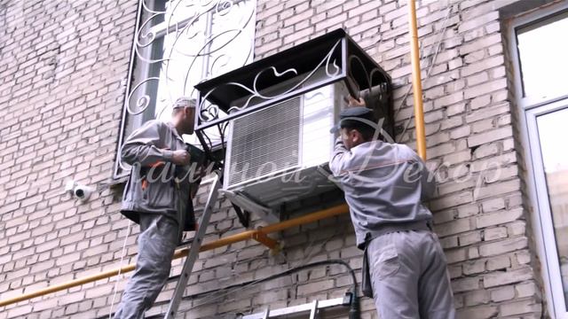 Установка решеток на окна (видео) 02-10-2015 "Стальной Декор" смотреть онлайн