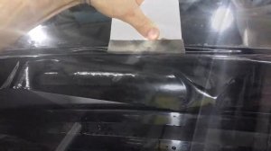 Киа Рио автотюнинг. Оклейка крыши автомобиля черной виниловой, глянцевой пленкой