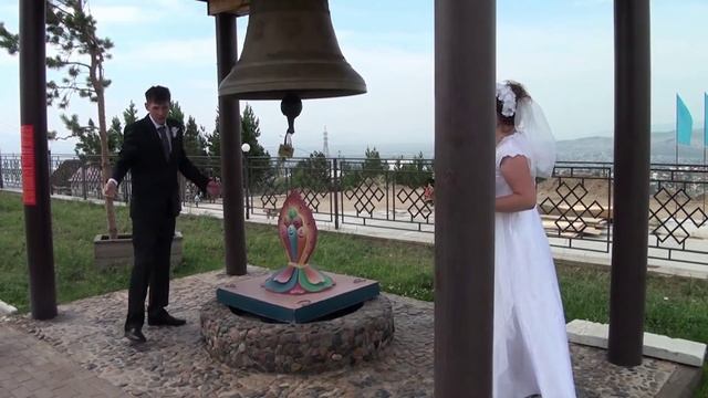 Молодожены в ДАЦАНЕ, фрагмент свадьбы. смотреть онлайн