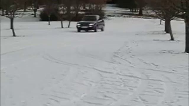 Niemiecka limuzyna Audi 80 смотреть онлайн