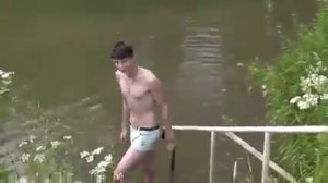 Горячие парни отдыхают на речке  Открытие пляжного сезона