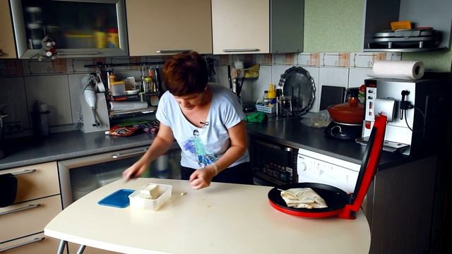 Оладьи с малиновым вареньем