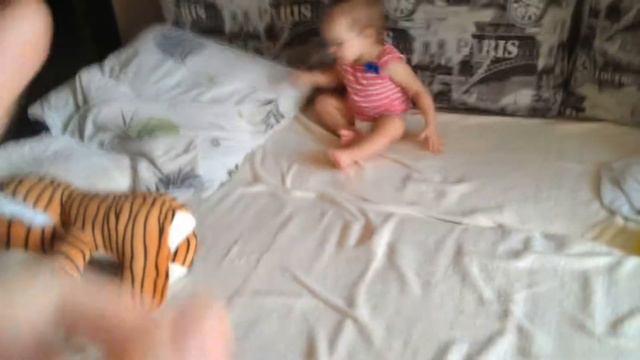 Наша Вика. 12-13 месяцев