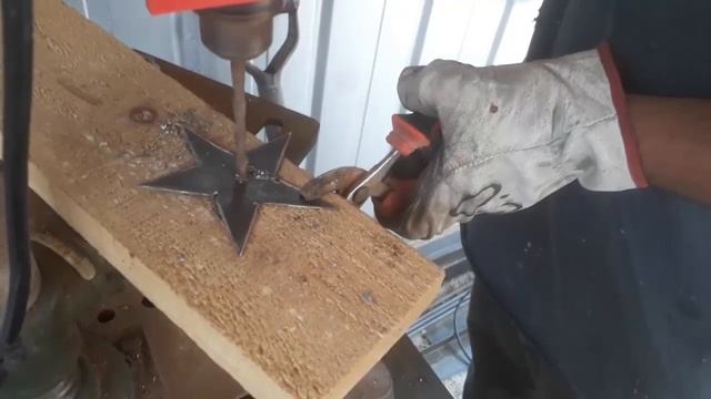 ROSA METÁLICA FÁCIL | ROSA CON MATERIAL RECICLADO | ADORNO EN ACERO смотреть онлайн