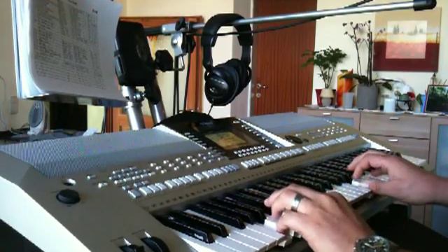 Yamaha PSR S-910 Samba Pa Ti von Santana gespielt auf Keyboard. смотреть онлайн