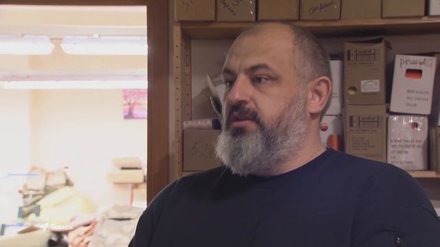 Для бойцов на томской фабрике начали шить шапки и подшлемники смотреть онлайн