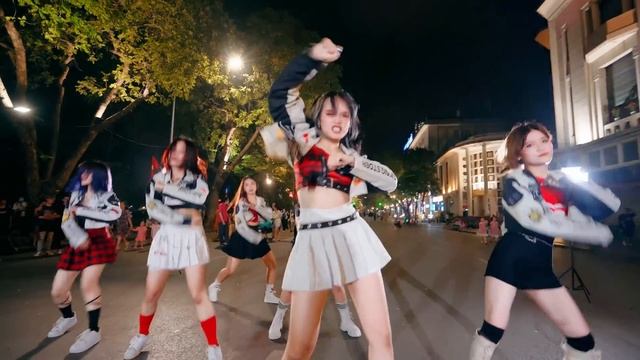 [KPOP IN PUBLIC | ONE-TAKE] IVE 아이브 - 'Kitsch' Dance Cover By BlackSi From Vietnam смотреть онлайн