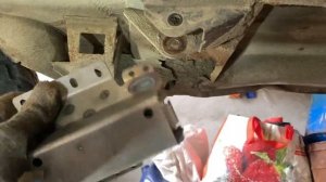 Ремонт площадок крепления средних реактивных штанг нива 21214м после 2010 года со смещением.mp4