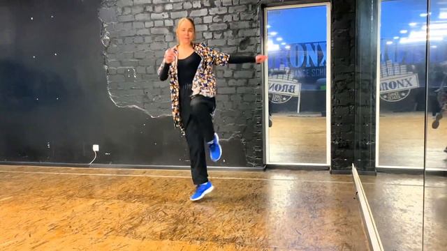 House Dance tutorial for beginner and advanced dancers | steps and moves variations смотреть онлайн