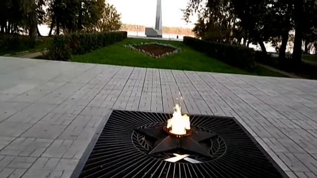 На братских могилах. В.Высоцкий. 75 лет Победы. смотреть онлайн