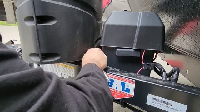 Holy Squat Truck! Properly setting up a Weight Distribution Hitch! Reese SteadiFlex смотреть онлайн