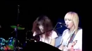 Лена Третьякова (Ранетки) - Я уйду (live)