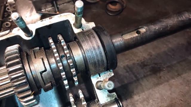 Модернизация снегохода Буран первых выпусков. Коробка. Часть 2. смотреть онлайн