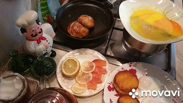 Яйца Бенедикт под голландским соусом.Отличный завтрак. смотреть онлайн