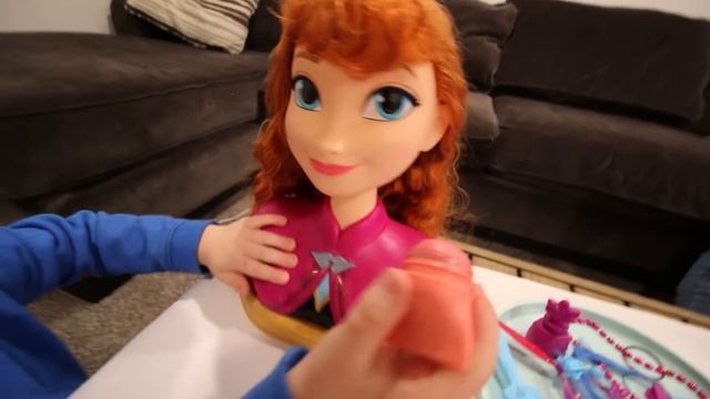 FROZEN 2 PRINCESS MAKEOVER!! Adley and Mom become Fairy Godmothers to help Disney Anna and Elsa! смотреть онлайн