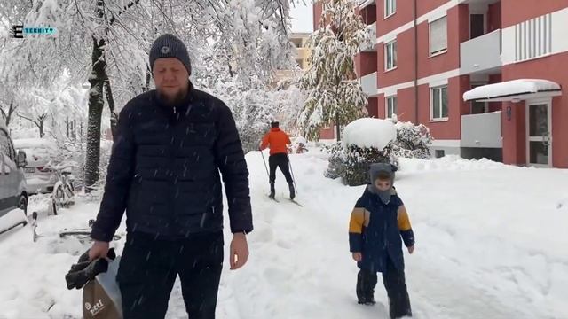 Germany is paralyzed by snow! Airports, planes are freezing! Blizzard in Munich! смотреть онлайн