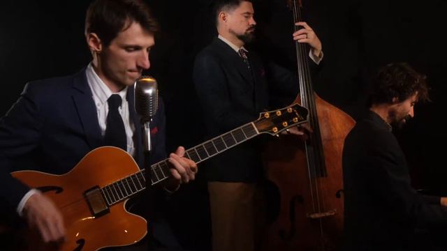 L-O-V-E (Nat King Cole Cover) - Julien Farhi Trio смотреть онлайн
