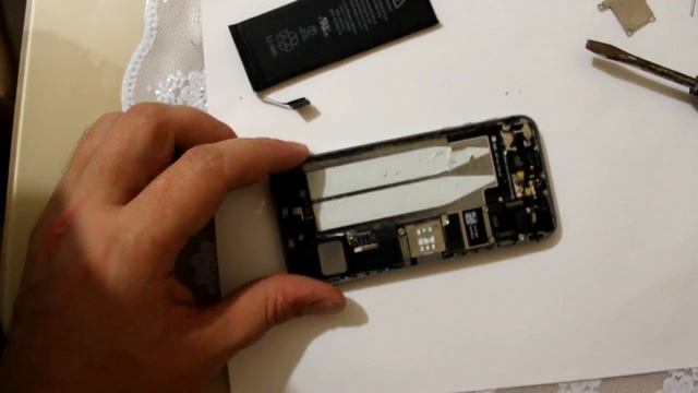 Замена аккумулятора на iPhone 5s на китайский! Стоит-ли? смотреть онлайн