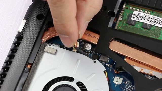 Lenovo G50 / Z50 Series Notebook - Thermal Fan Replacement смотреть онлайн