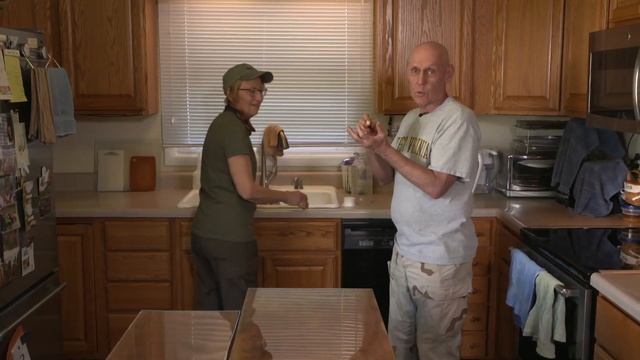 EDIBLE MOUNTAIN - How To Make Sassafras Tea смотреть онлайн