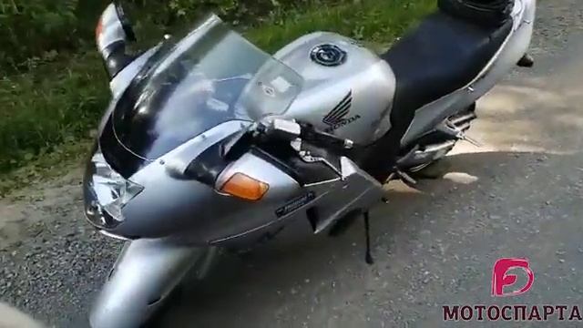Honda CBR1100XX смотреть онлайн