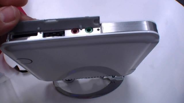 Giada Slim-i21 English Hands On At Cebit 2010