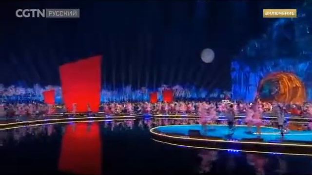 Песня "В дорогу вместе с лунным светом" смотреть онлайн