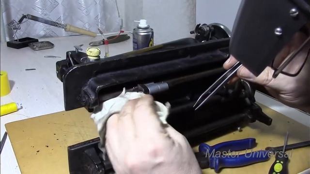 Заклинил механизм включения зубьев. Смазка. Видео № 407. смотреть онлайн