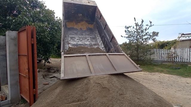 Новый объект. Укладка тротуарной плитки. Установка бордюров ( часть 1) смотреть онлайн