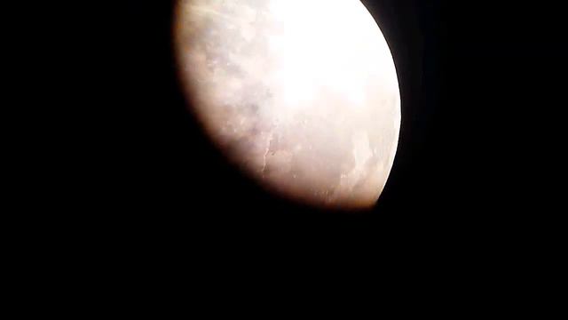 MOON Through CELESTRON ASTROMASTER 114EQ TELESCOPE смотреть онлайн
