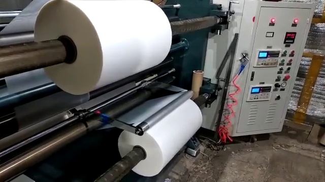 Резка и перемотка рулонов пленки для ламинирования. смотреть онлайн