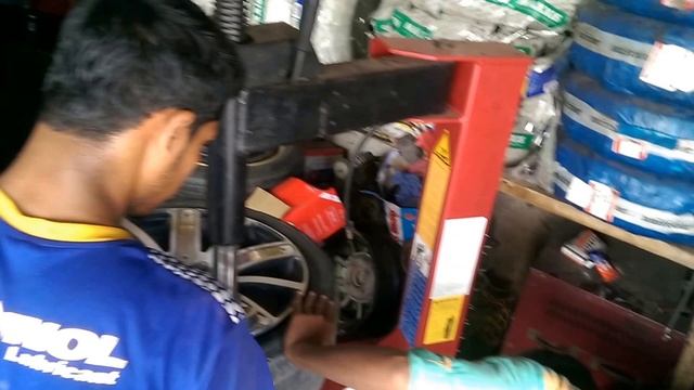 Toyota Corona St190 Tyre Changing Session 1 - Kenda 215/45/R17