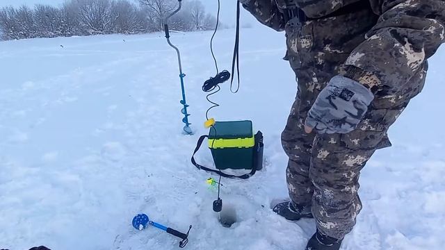 эхолот фишфиндер самый бюджетный эхолот . Обзор эхолота фиш фандер смотреть онлайн