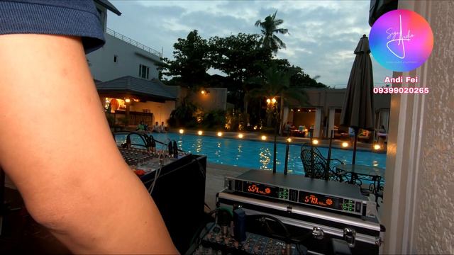 SIGNA WIRELESS MICROPHONE смотреть онлайн