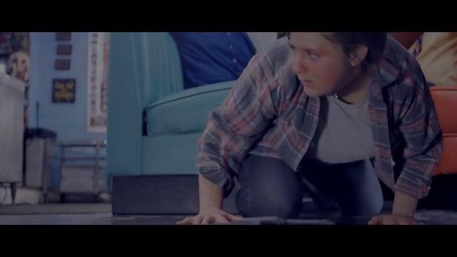 Fast Food and Cigarettes - Trailer смотреть онлайн