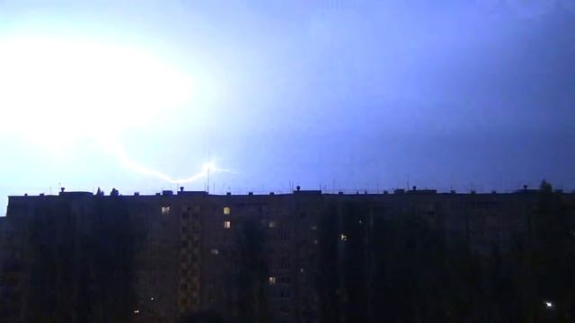 Молния ударила в антенну смотреть онлайн