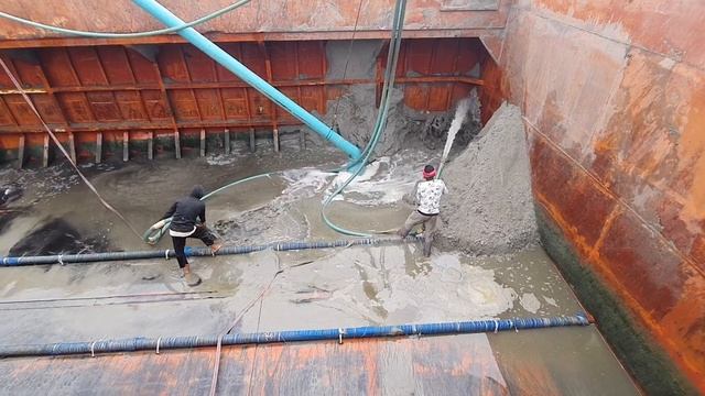 Sand is being unloaded from large ships with powerful dredger machines part-14 смотреть онлайн