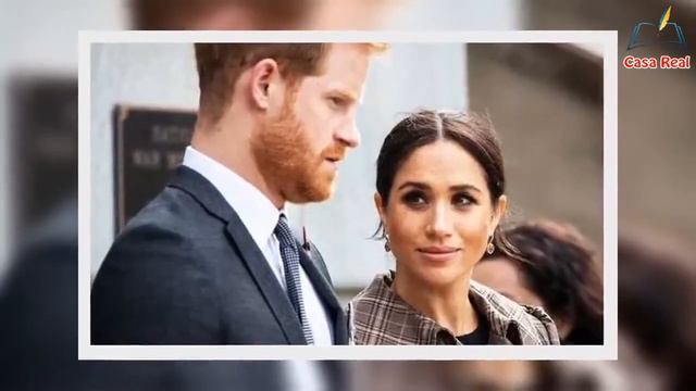 Meghan y Harry 'SN.U.BBED' cuando Cambridges rechazó la invitación de Beckham смотреть онлайн