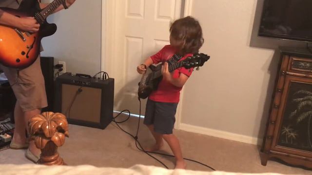 Champ & Dad Dueling “Smoke on the Water” смотреть онлайн